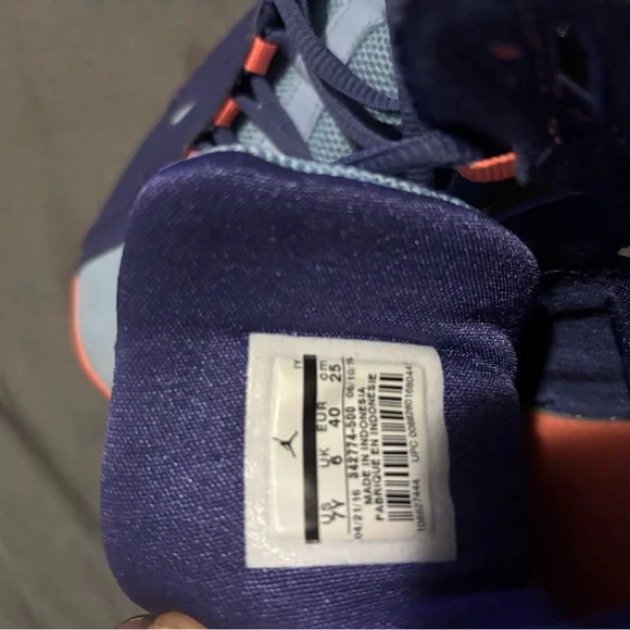 Jordan Purple and Orange Sneakers with Dynamic Design - Picture 4 of 6